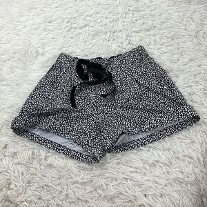 Lululemon Spring Break Away Short Miss Mosaic Black